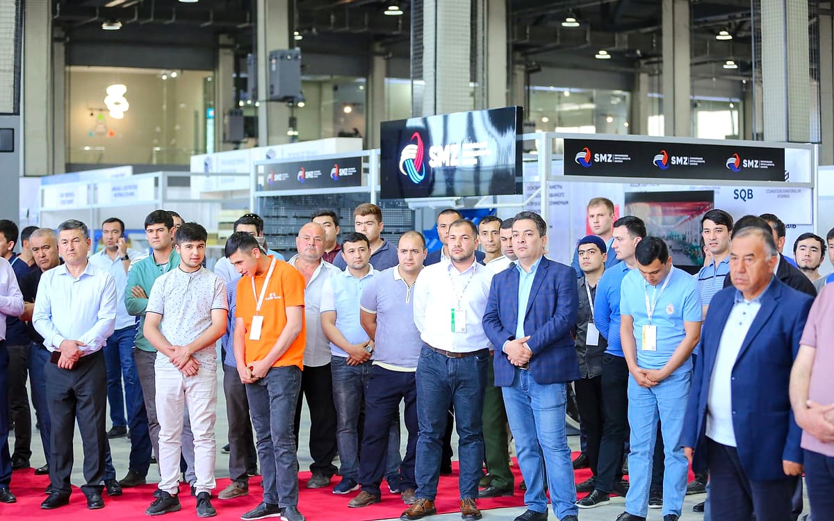 Opening ceremony: the official part on the red carpet