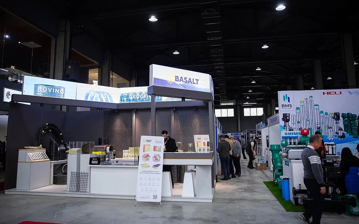 BUILD PRO EXPO stands in the hall