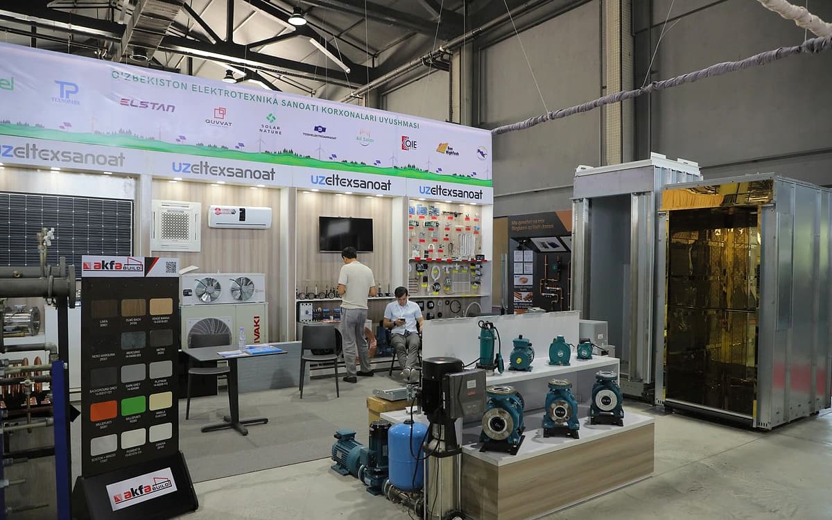 Endüstriyel stand: çalışma koşulunda gösterilen ekipman